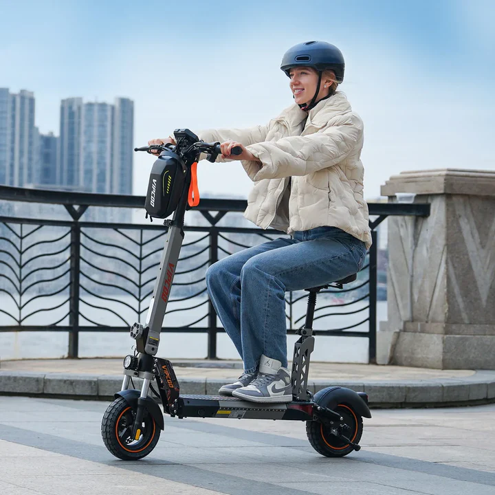 Gray VIPCOO VS1 48V/13Ah 700W Foldable Electric Scooter